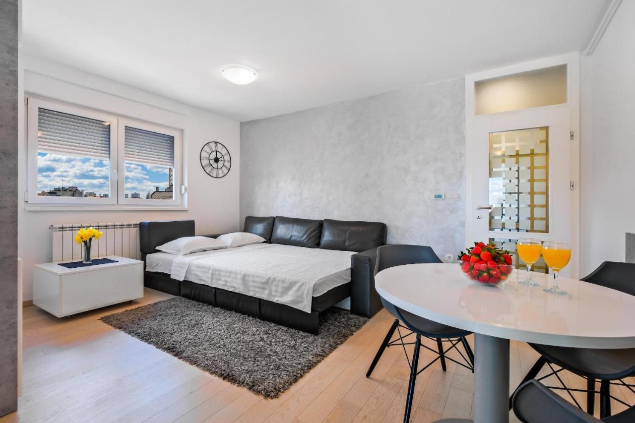 Apartment Zagreb, 0-24, Self Service Check-In, Free Parking ภายนอก รูปภาพ