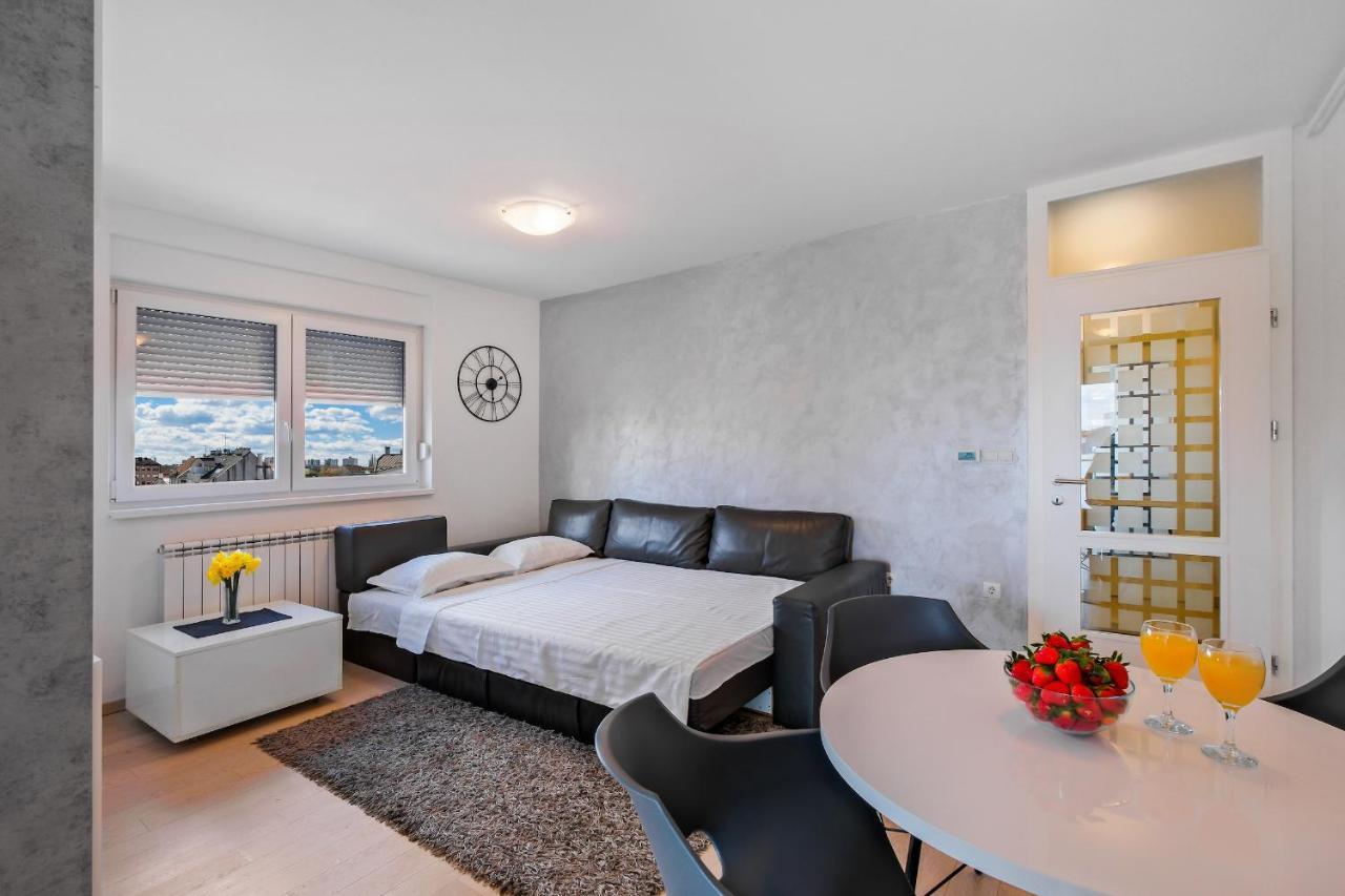 Apartment Zagreb, 0-24, Self Service Check-In, Free Parking ภายนอก รูปภาพ